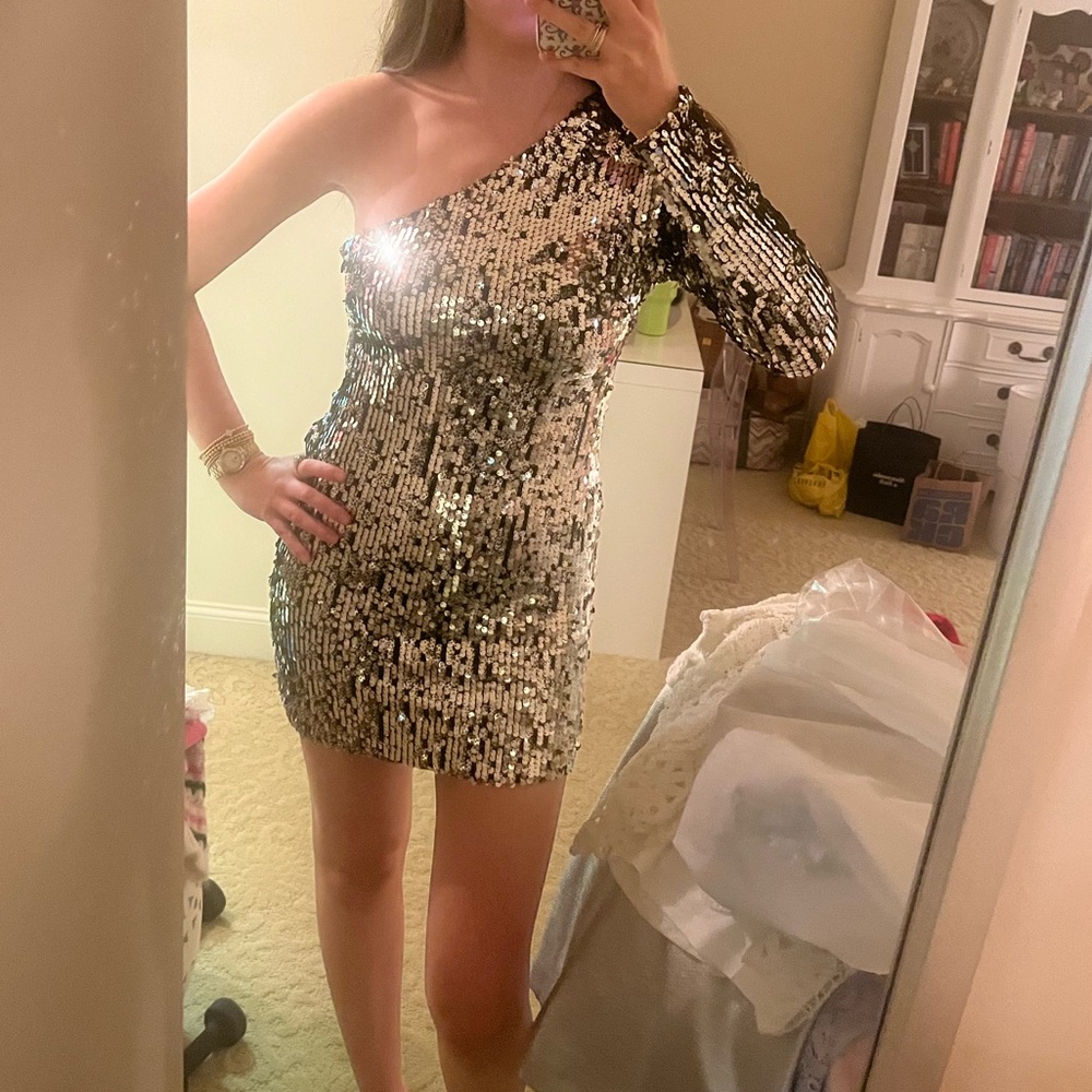 Cosmopolitan Sequin Cocktail dress- one shoulder